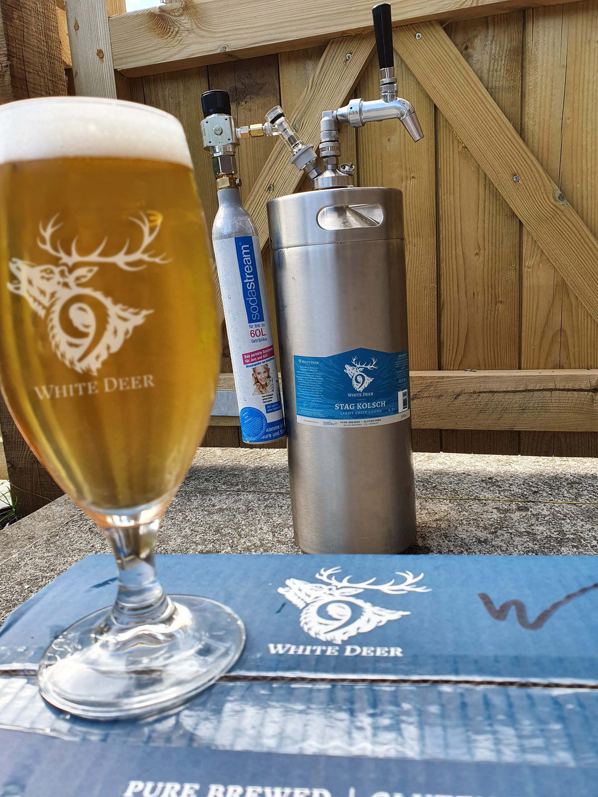 9 white deer keg package